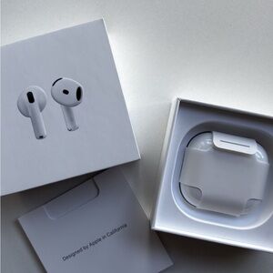 Apple AirPods with White Charging Case